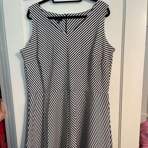 Talbots 2x black and white dress